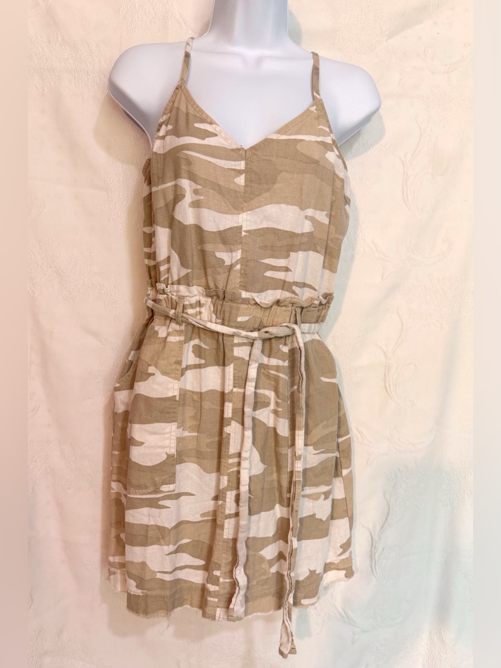 Splendid Beige & White Camo Tie-Waist Mini Dress D0041